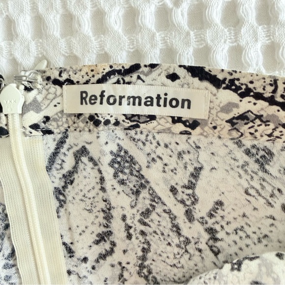 Reformation | Snake Print ‘Bea’ Midi Skirt | Size 6 - Picture 6 of 11